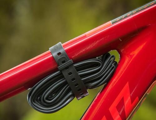 Cintas de goma OneUp porta objetos en el cuadro de la bici