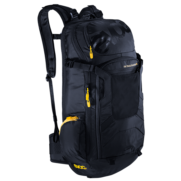 La mochila Evoc FR Trail Blackline 20L es la mezcla perfecta entre una gran protección y un gran espacio. Su protector de espalda Liteshield garantiza la máxima seguridad