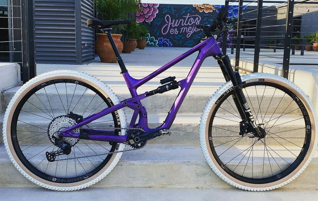 Cubierta Onza Porcupine TRC SC60 White Edition para trail y all mountain