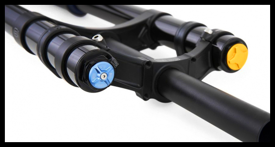 Detalle de la horquilla Öhlins DH38 m.1 Downhill Race