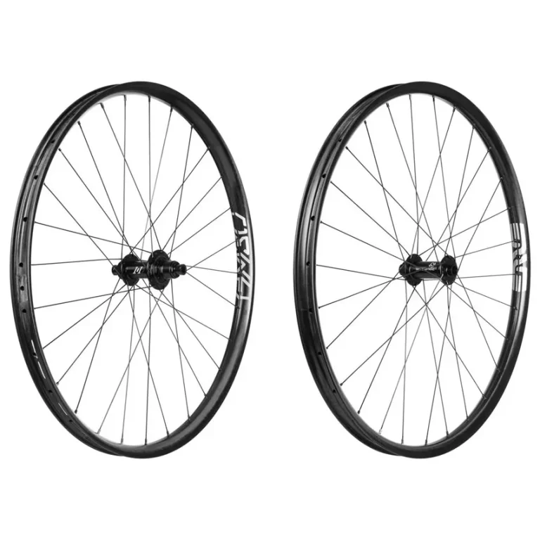 Ruedas de carbono Enve AM30 MTB para trail y enduro con llantas de carbono ligeras y resistentes, ruedas tubeless ready de alto rendimiento para bicicletas MTB 29” con máxima precisión y control en senderos técnicos