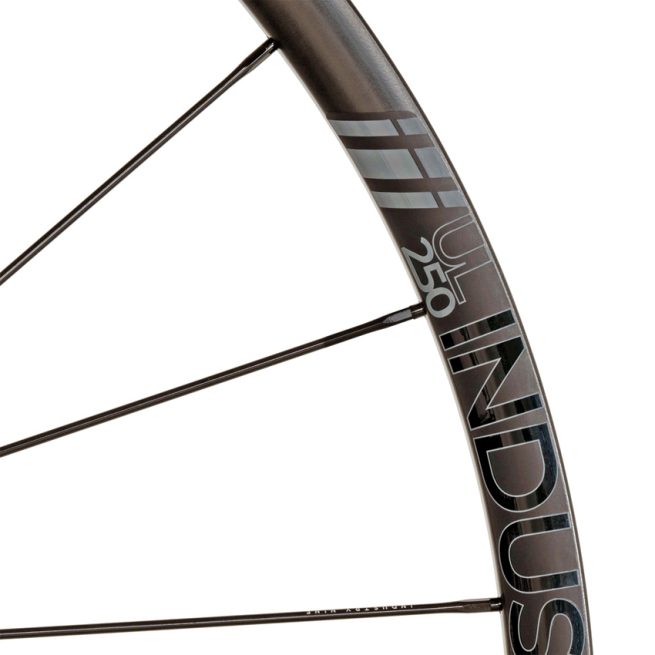 Industry Nine Solix G UL250C Carbon Gravel