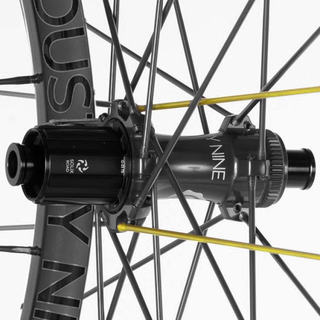 Industry Nine Solix G UL250C Carbon Gravel