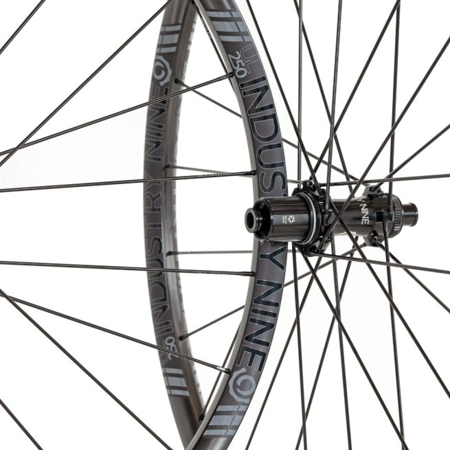 Industry Nine Solix G UL250C Carbon Gravel