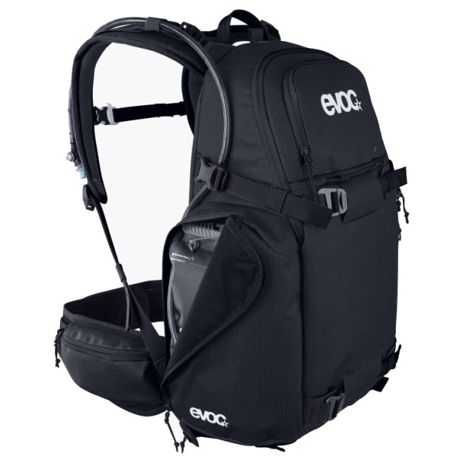 Mochila Evoc Photo Backpack CP 18 para proteger equipos fotográficos mientras se realiza deporte, como mtb, esquí, snowboard, trekking