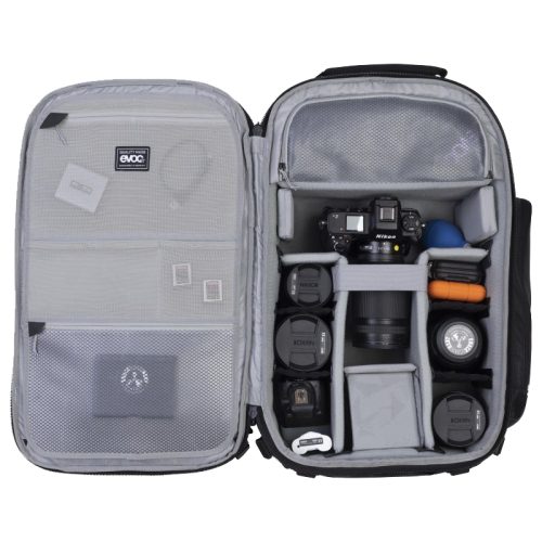 Mochila Evoc Photo Backpack CP 35 para proteger equipos fotográficos mientras se realiza deporte, como mtb, esquí, snowboard, trekking