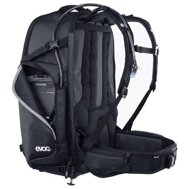 Mochila Evoc Photo Backpack CP 35 para proteger equipos fotográficos mientras se realiza deporte, como mtb, esquí, snowboard, trekking