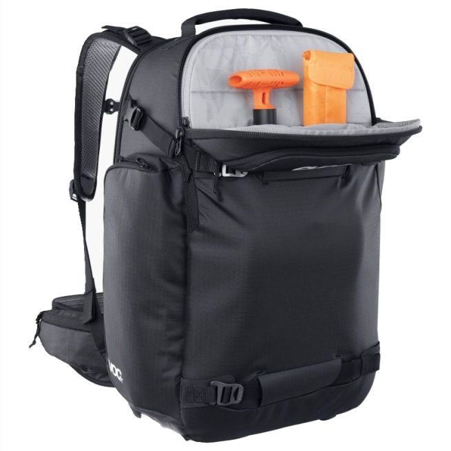 Mochila Evoc Photo Backpack CP 35 para proteger equipos fotográficos mientras se realiza deporte, como mtb, esquí, snowboard, trekking