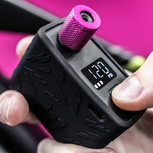 Mini inflador eléctrico Muc-Off Airmach Pro de aluminio, portátil, con pantalla LED y recarga USB-C